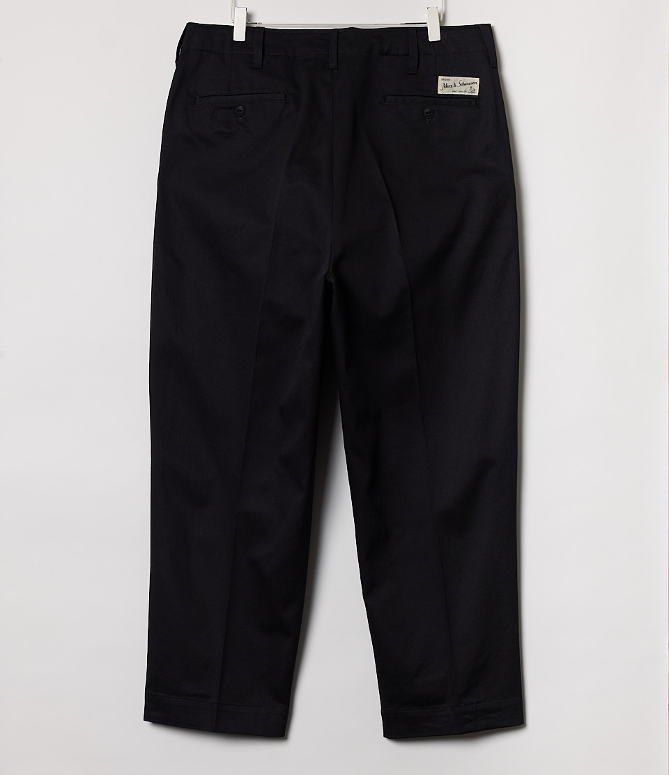 merz-b-schwanen-chino01-99-deep-black-6